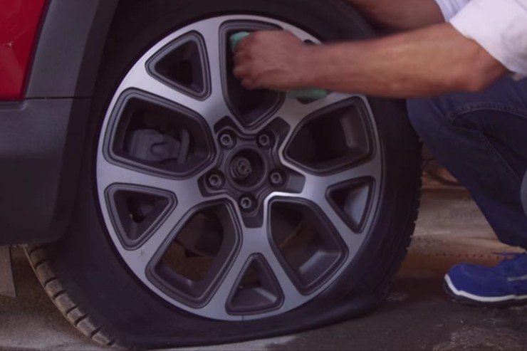 Gomme auto bucata, fai molta attenzione 