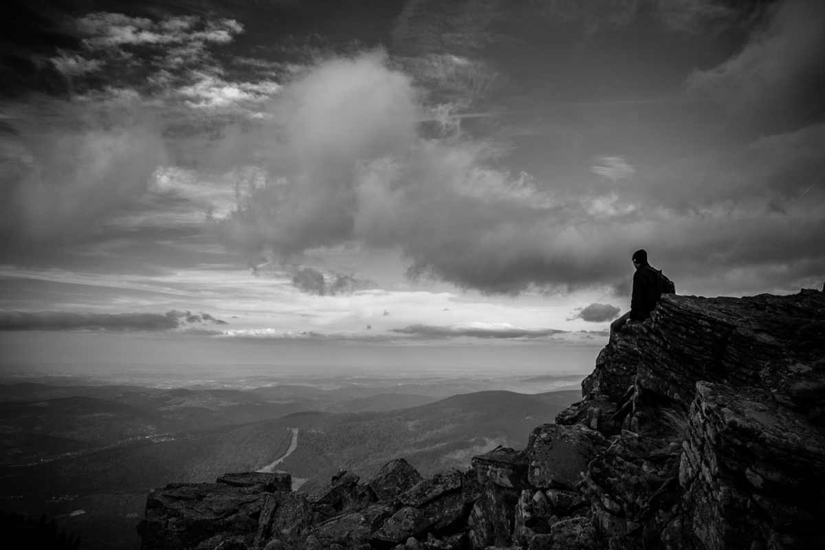 Il presidente vieta il suicidio