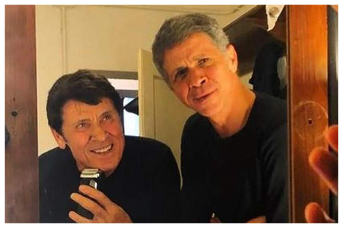 Marco e Gianni Morandi selfie