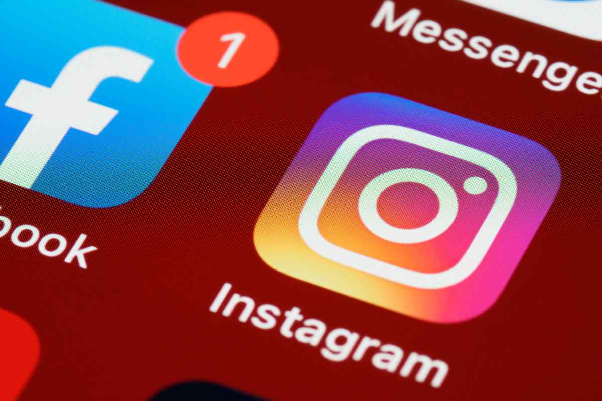 Facebook e Instagram si adeguano al regolamento dei social