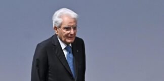 Sergio Mattarella in versione Barbie