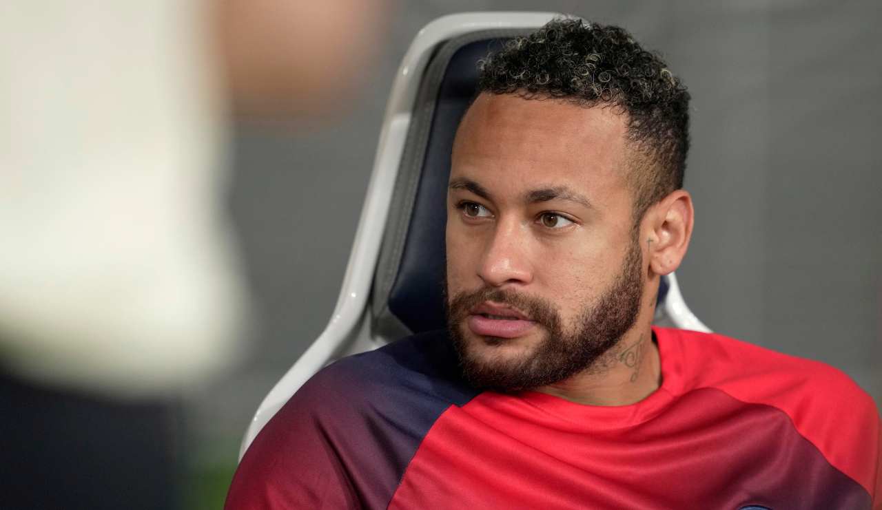 Neymar firma con l'Al Hilal