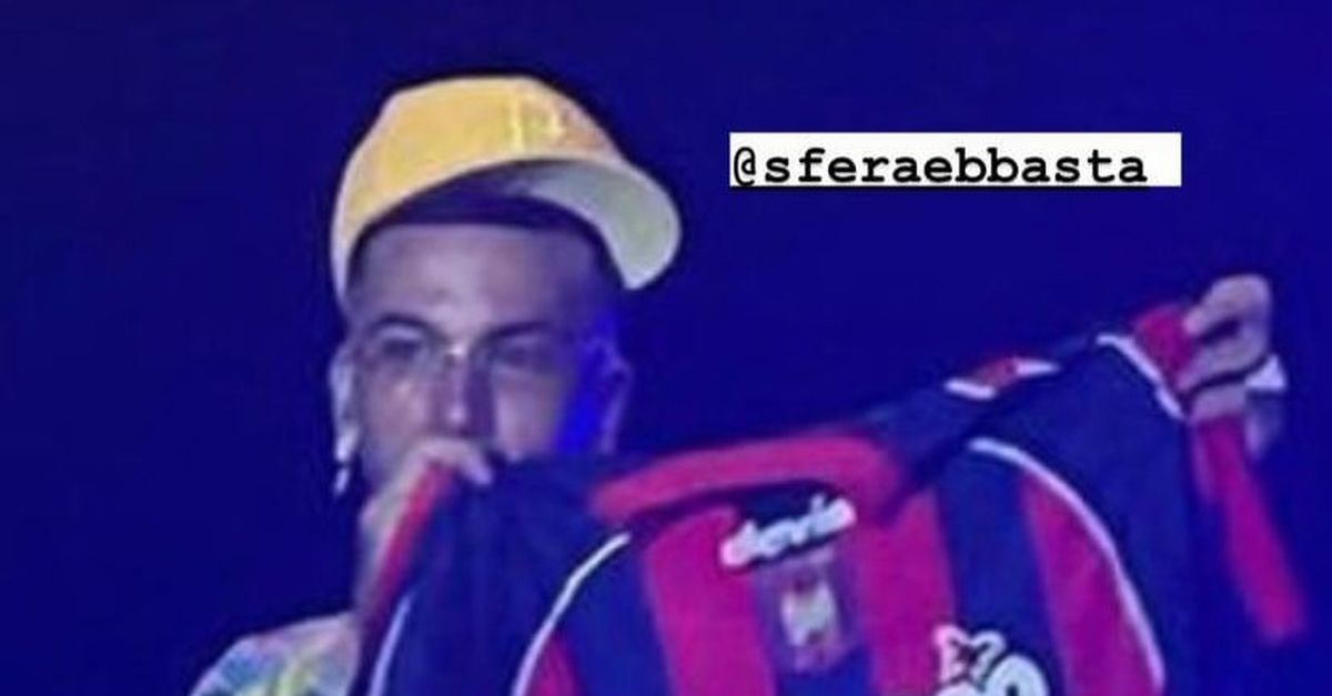 Sfera Ebbasta e la sua nuova squadra del cuore