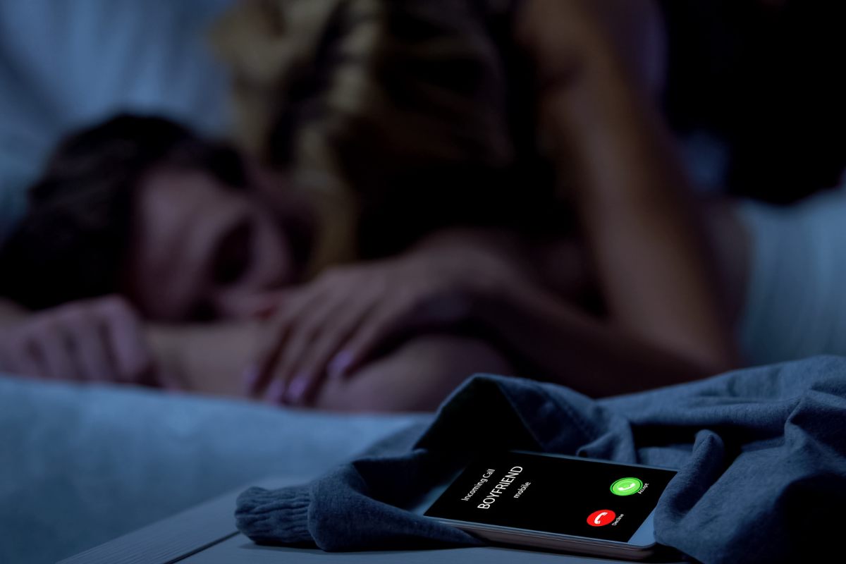 Uno smartphone che squilla di notte può essere un segnale